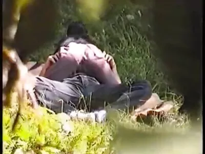 MILF מקועקע מזיין גבר נשוי סרטי פורנו לצפיה בחינם בחליפת עסקים כחולה.