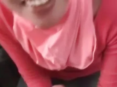 שתי בנות לאחר מציצה בגוף ראשון מחליפות סרטי פורנו לצפיה ישירה חינם כמרים לקבוצה אנאלית