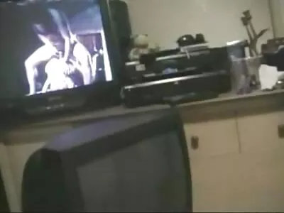 גבר נתן לברונטית סרטי סקס לצפיה חינם עם ציצים גדולים עיסוי ארוטי בגוף מלא.