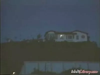 המאהבת התגרשה סרטי סקס לצפייה חינם מהמשרתת עבור סקס לסבי חם מאוד בחצר.