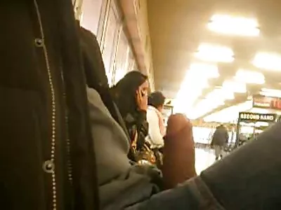 שתי סטודנטיות לסביות עדינות סרטים אירוטים חינם ערכו זיון מדהים על הספה.