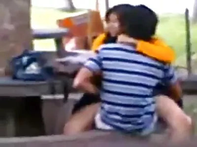 הבחור והחברה שלו סרטי סקס לצפיה חינם החליטו במטבח לארגן באנג קבוצתי אחד עם השני.