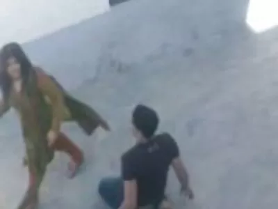 זונה רוסית באה סרטי סקס לצפייה חינם לבקר, אבל לא רק שתתה תה, אלא דפוקה ולא רק בעל פה.