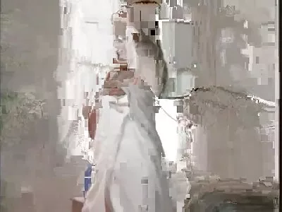 בלונדינית צלולה בבוקר נותנת לבחור מציצה ומפנקת את הזין סרטי גייז ישראלים חינם שלו בקיום יחסי מין אלים.