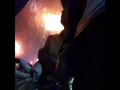 אוננות תוצרת סרטי סקס מלא חינם בית מביאה עונג לא אמיתי ליופי רזה בודד.