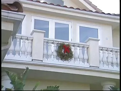 בזמן סרטי סקס חינם מוניקה שהבעל בעבודה, האישה החזה מקיימת יחסי מין אנאליים עם המאהב שלה.
