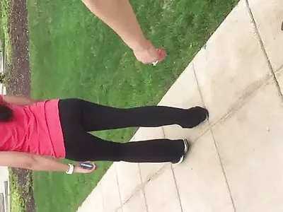 אמא מקועקעת קופצת על הזין של בנה החורג סרטים פונוגרפים בחינם הצעיר לאחר מציצה.