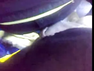 לגוזלת ציצים קטנים יש מין סרטים ארוטים לצפיה נרתיקי.