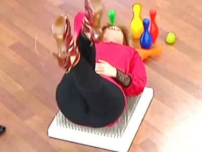בלונדינית סרט כחול חינם עם ציצים גדולים מקבלת סקס במתנה.