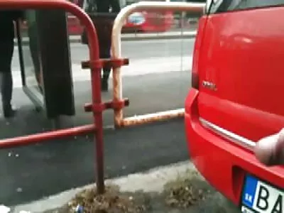 בלונדיניות הגיעו לעיסוי, אבל סרטי סקס באורך מלא חינם נכנסו למין קבוצתי.