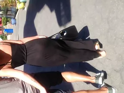 סקס סרט גייז חינם קבוצתי לוהט לסביות לוהטות אחרי העבודה במשרד.