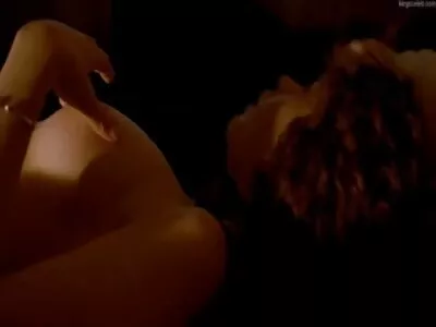 אפרוח צעיר סרט כחול חינם הוריד את המכנסיים הקצרים שלה והקים חורים לזיון ביתי.