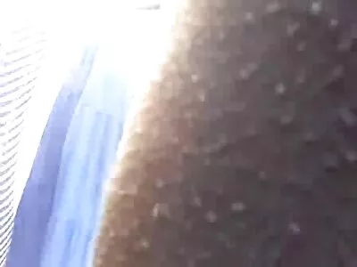 הבחור אוהב לנעוץ את הזין השמן שלו בלי רצועה סרט אירוטי באורך מלא אלסטית לתוך האנאלי של הבלונדינית.