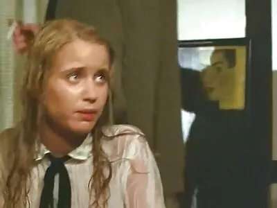 הוא הביא את סרט ארוטי חינם החשבון עבור הצריף וזיין את החולצה בתנוחות שונות.
