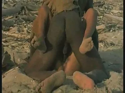 בלונדינית יפה מפתה אורח למין סרטי סקס חינם אלים לסבי בעמדה 69.