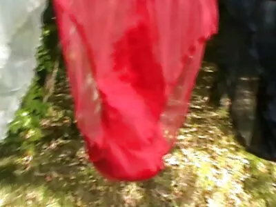 אמירה עדרה תלקוף עם הבחור האהוב שלה בתחת סרטים לצפייה ישירה פורנו בחורשה הקרובה.