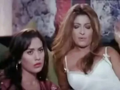 הבנות הזמינו חבר משותף הביתה סרטי פורנו קצרים להקליט פורנו תוצרת בית של הקבוצה