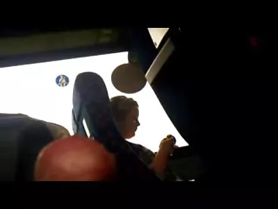 אמא עם סרט סקסי חינם ציצים מגניבים מקבלת גמר על הפנים מגיל צעיר.
