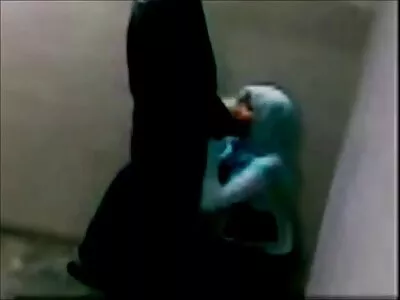 הוא סרטי פורנו לצפיה בחינם העמיד פנים שהוא חולה וקיים יחסי מין עם אפרוח יפה.